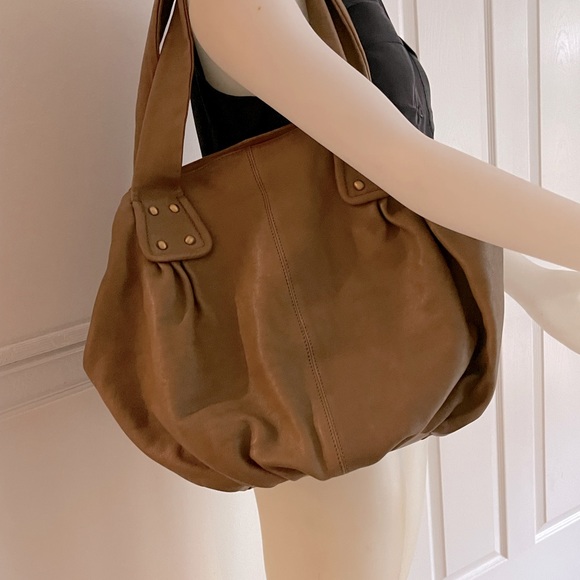 “SORIAL” Leather shoulder bag with zipper closure big-roomy - Picture 1 of 10